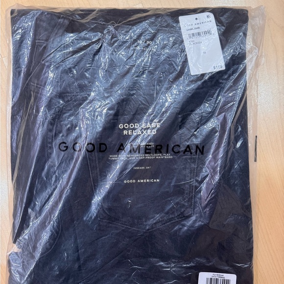 Good American Good Ease Relaxed Jeans - Picture 6 of 8